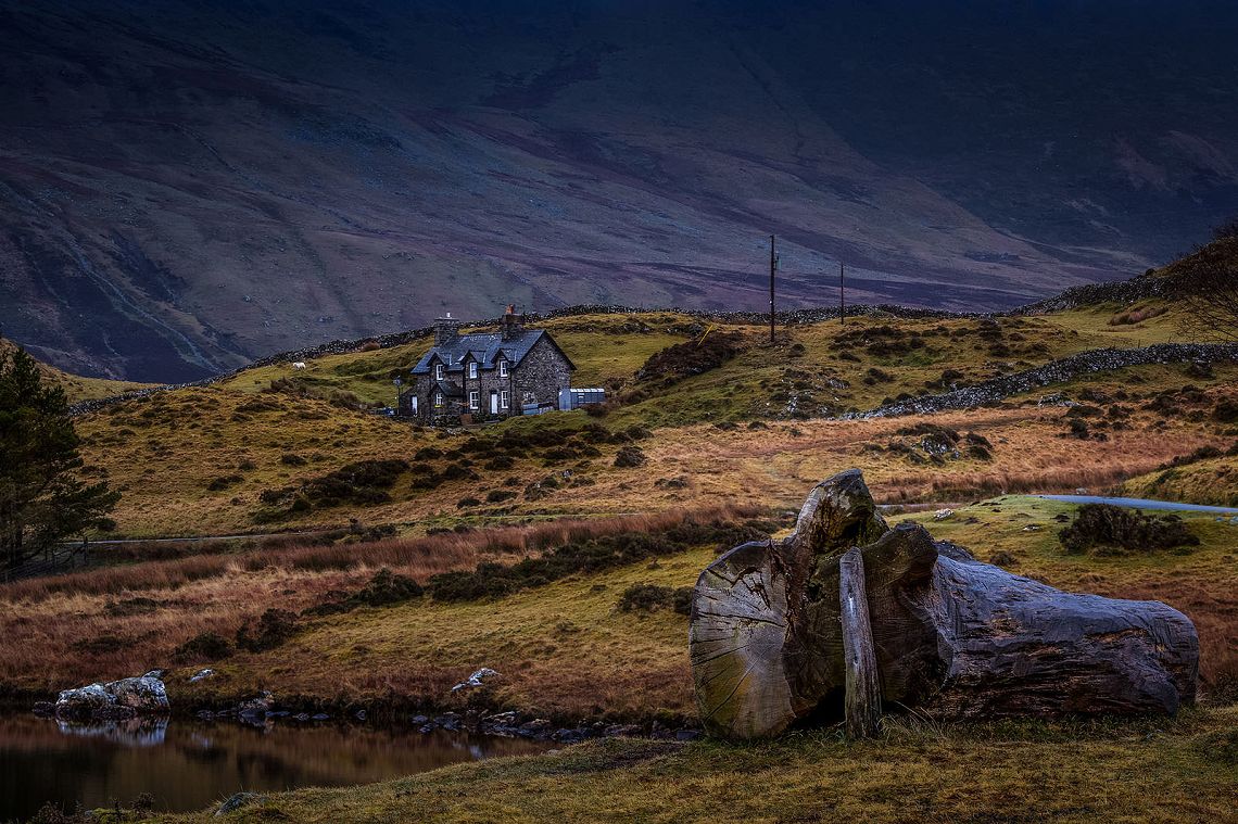 Cregennen Lakes Farmhouse